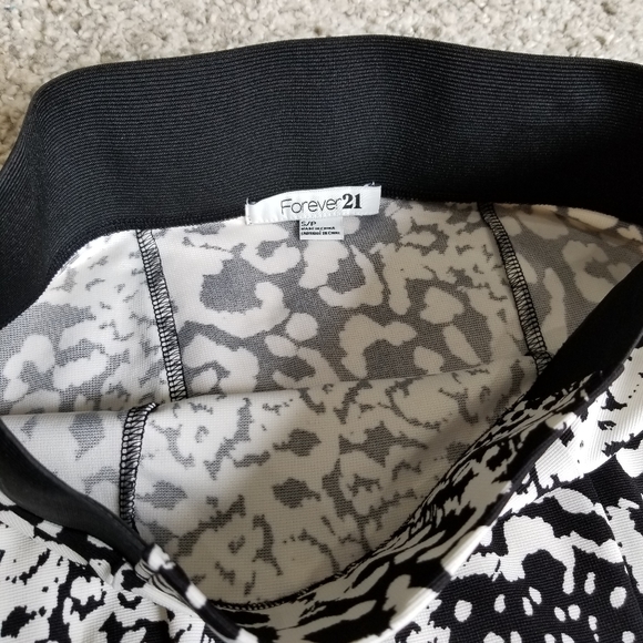 Forever21 animal print mini skirt Size Small - Picture 6 of 7
